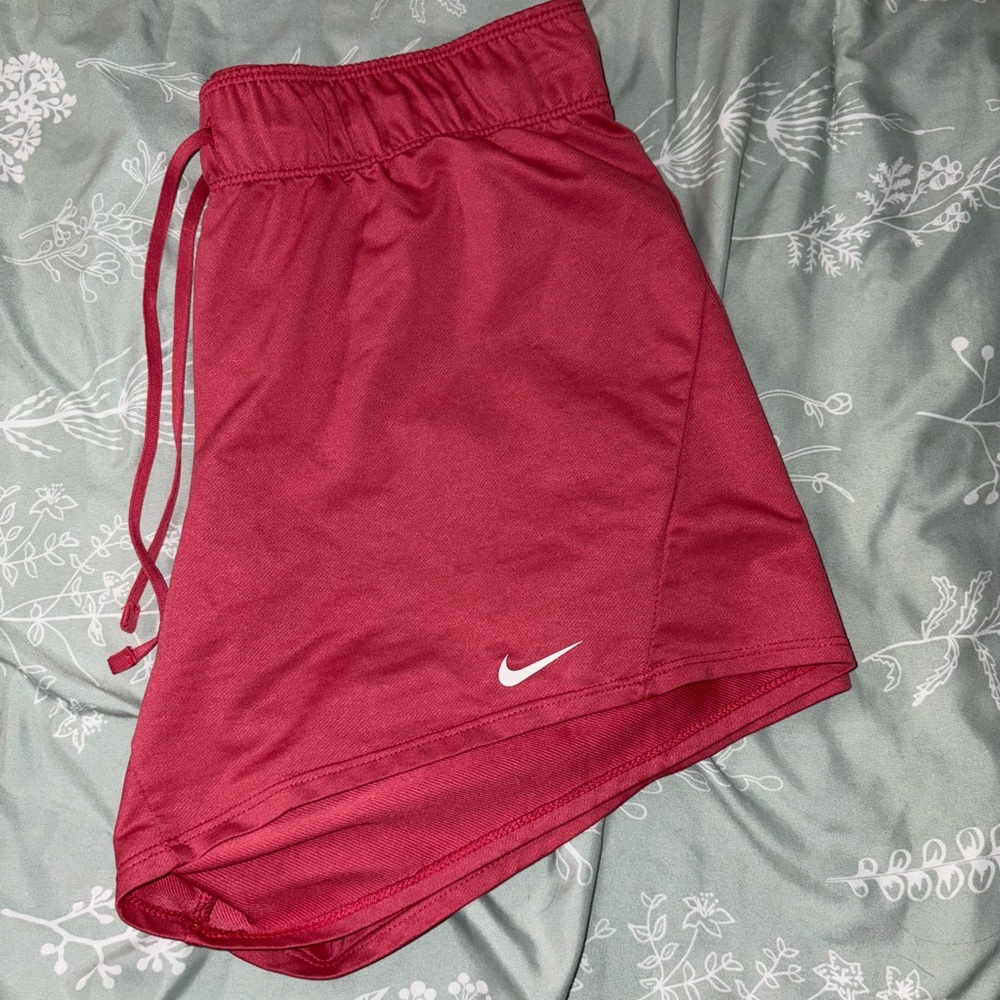 ✔️🩷 PINK NIKE SHORTS 🩷✔️
